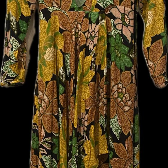 Garden Velvet Midi Dress - Picture 3 of 4